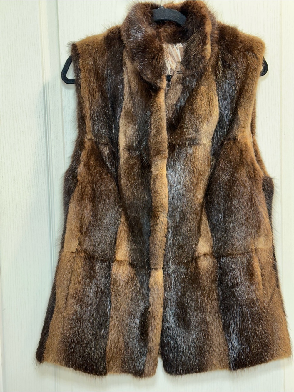 Women's Brown Real Fur Vest - Luxury Sleeveless Coat - szS small tear